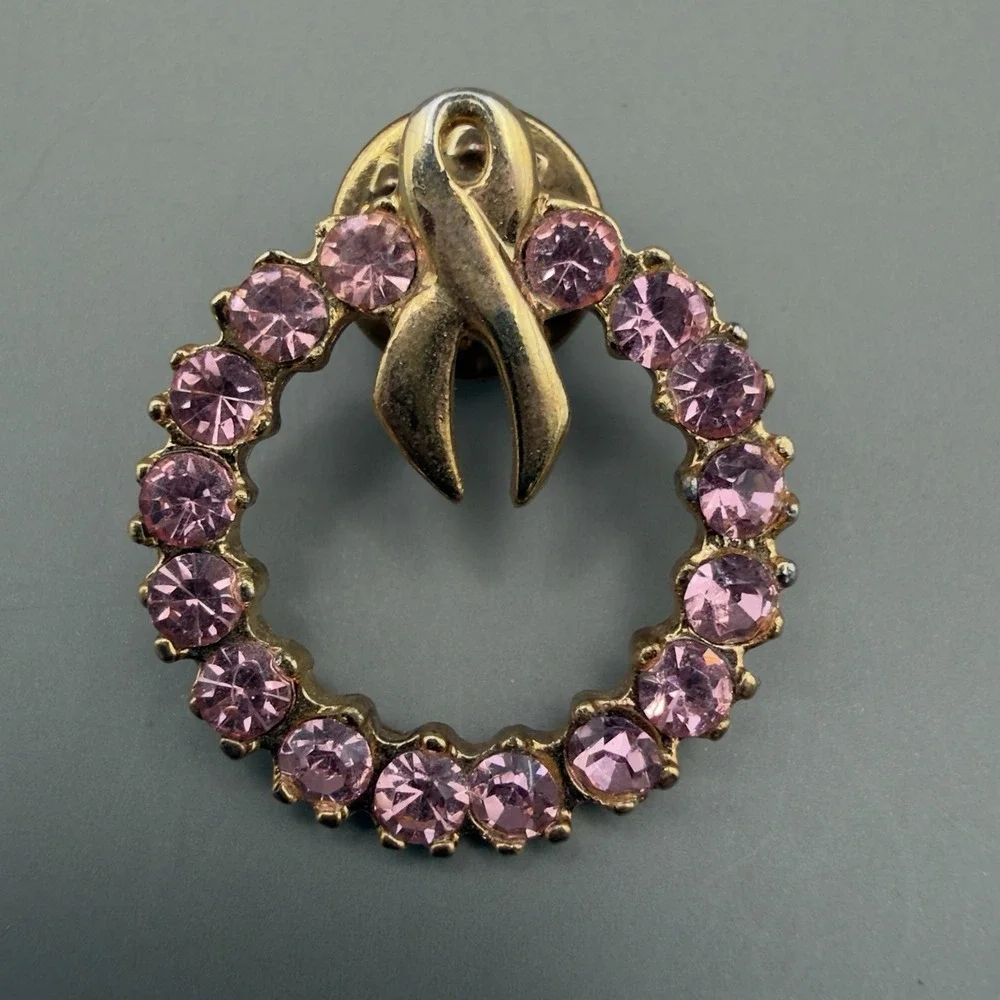 Vintage Pink Rhinestone Breast Cancer Awareness Ribbon Wreath Pin Gold Tone 1